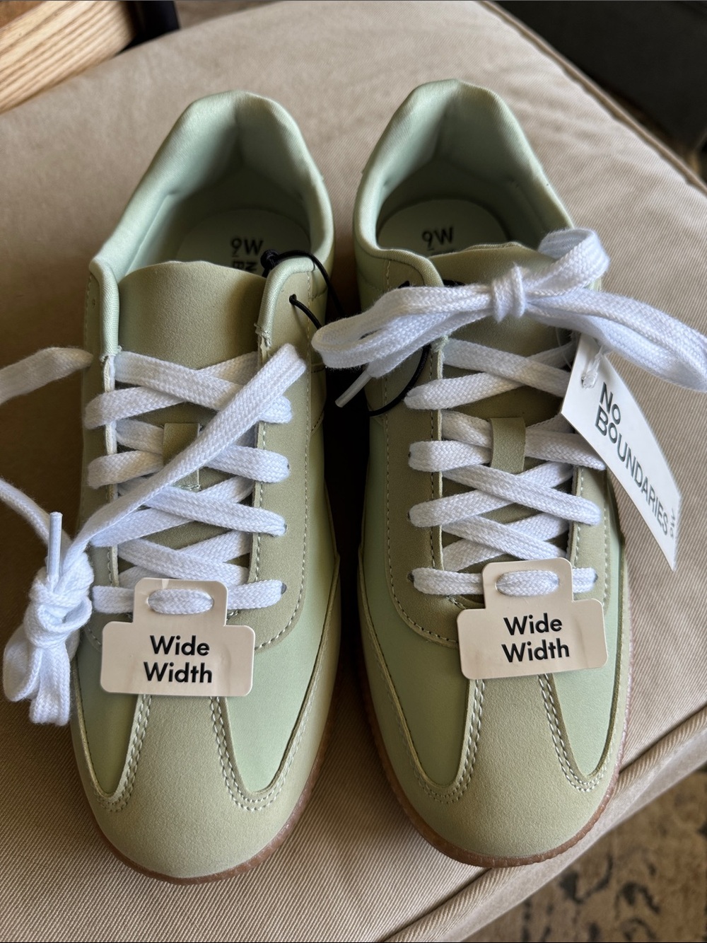 NWT No Boundaries Mint Green Wide Width Sneakers
